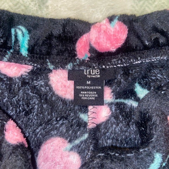 Rue 21 Fuzzy PJ Shorts - Picture 3 of 4